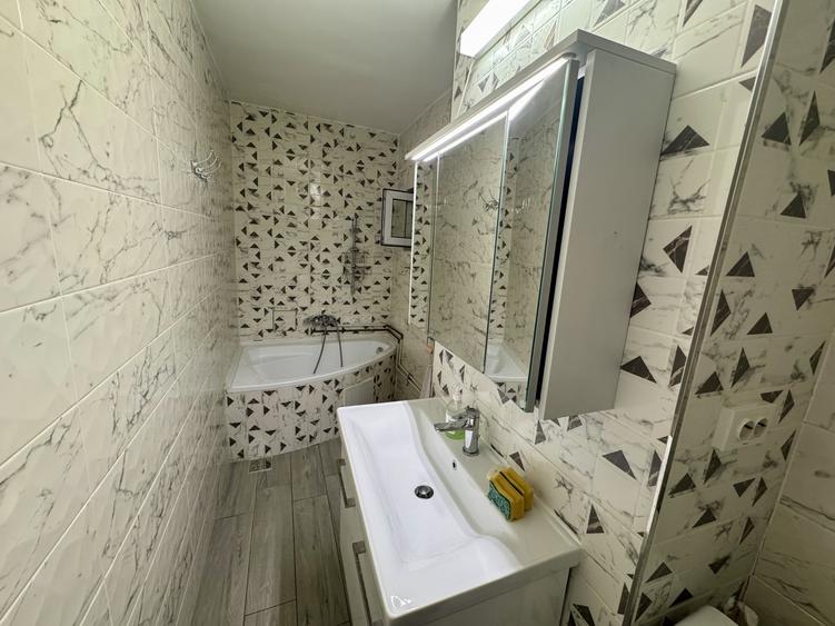 Apartament 2 camere | 70 mp | Bld. Unirii | Renovat recent | Centrală proprie