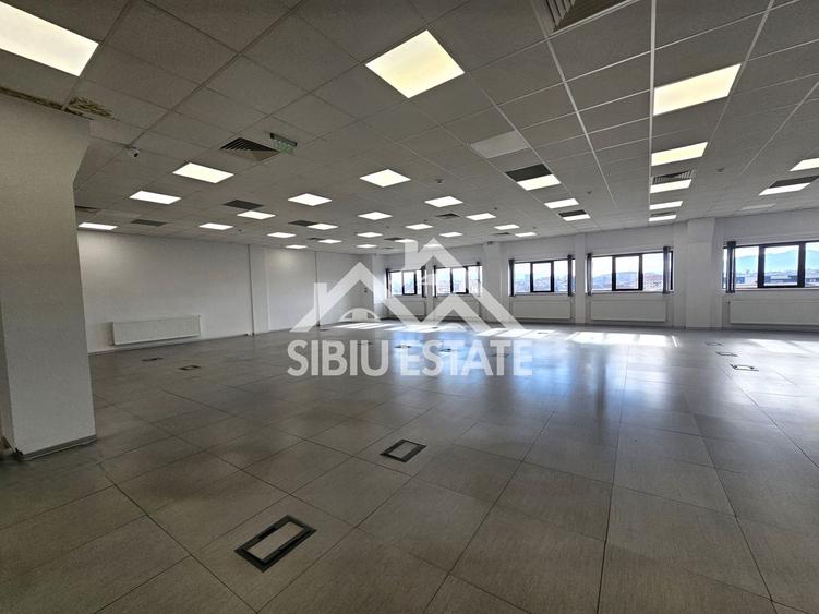 Spatiu de birouri de inchriat locatie centrala si vizibilitate buna