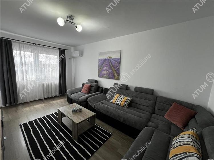 Apartament 3 camere la etaj intermediar si pivnita zona Vasile Aaron