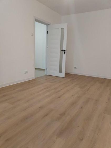 Zimbru - 2 camere decomandat 55mp, renovat, liber