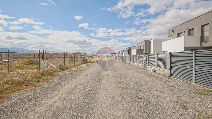 Casă cu 4 camere și teren de 500 mp, în Sânpetru – zona Lempeș