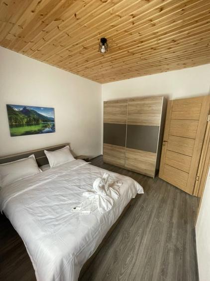 VAND COMPLEX TURISTIC IN BRAN LANGA PARTIA DE SCHI ZANOAGA