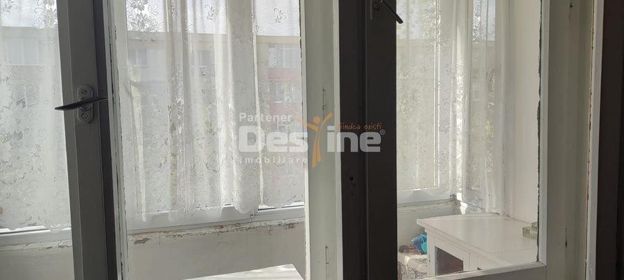 APARTAMENT CU 2 CAMERE SEMIDECOMANDAT ZONA FOARTE BUNA
