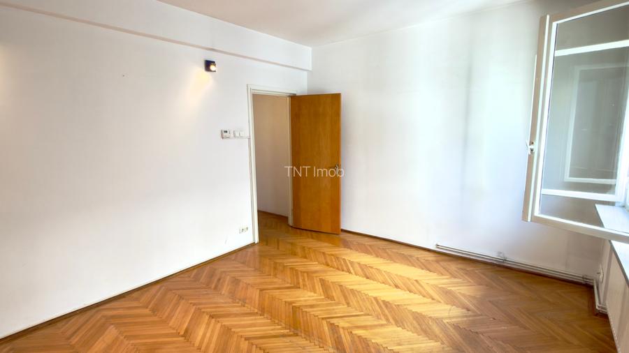 Apartament 4 camere Victoriei, centrala proprie, boxa, garaj, comision 0 ! - 32