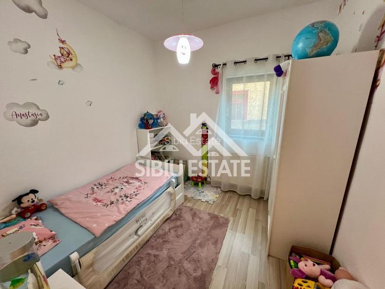 Casa moderna pe un nivel cu curte spatioasa in Sura Mare - 9