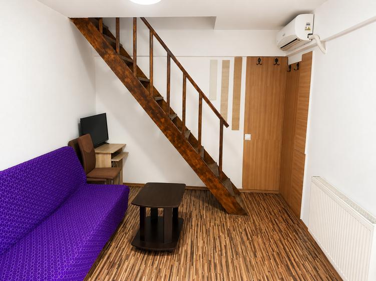 3 camere mansarda Piata Resita