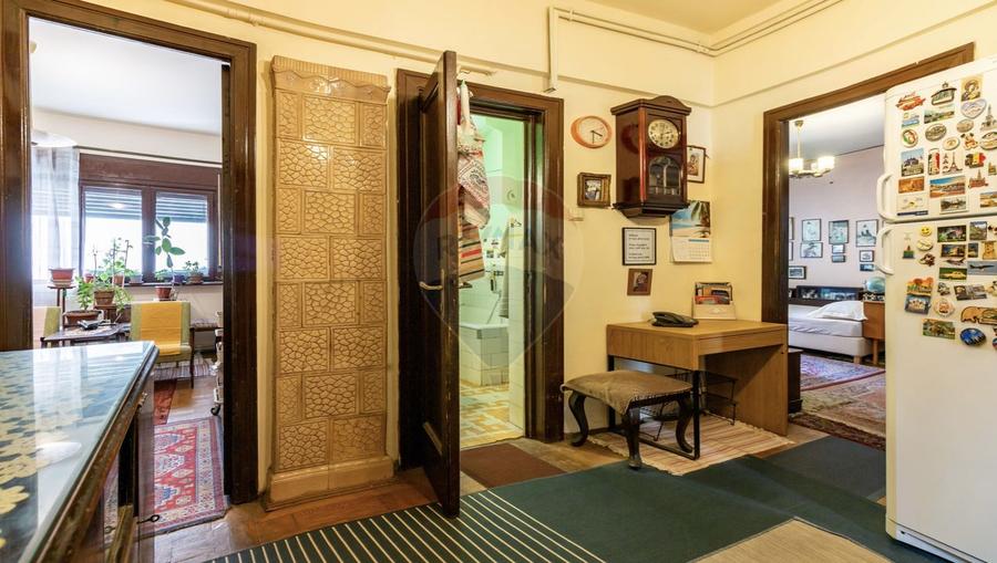 Apartament de vanzare cu 4 camere în Kiseleff,bloc consolidat,centrala