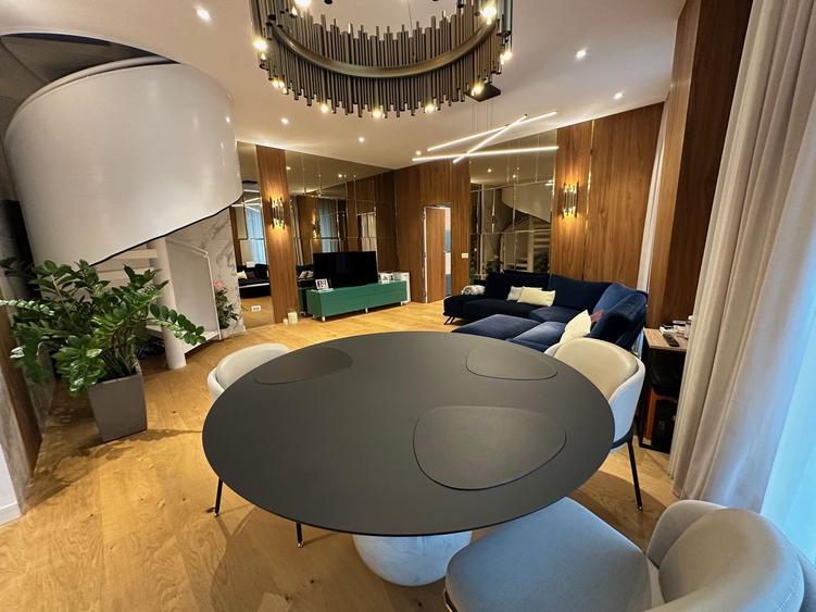 Apartament pe 2 niveluri