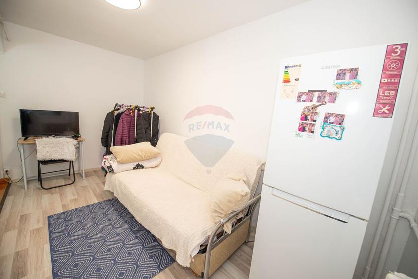 Garsoniera de vanzare,15 mp utili in zona Piata Resita, Berceni, Luica