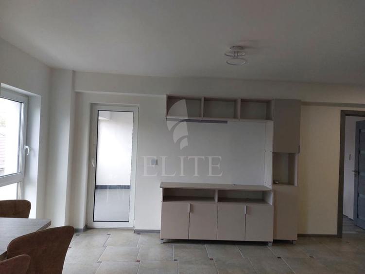 Apartament 2 camere în zona LOMBULUI