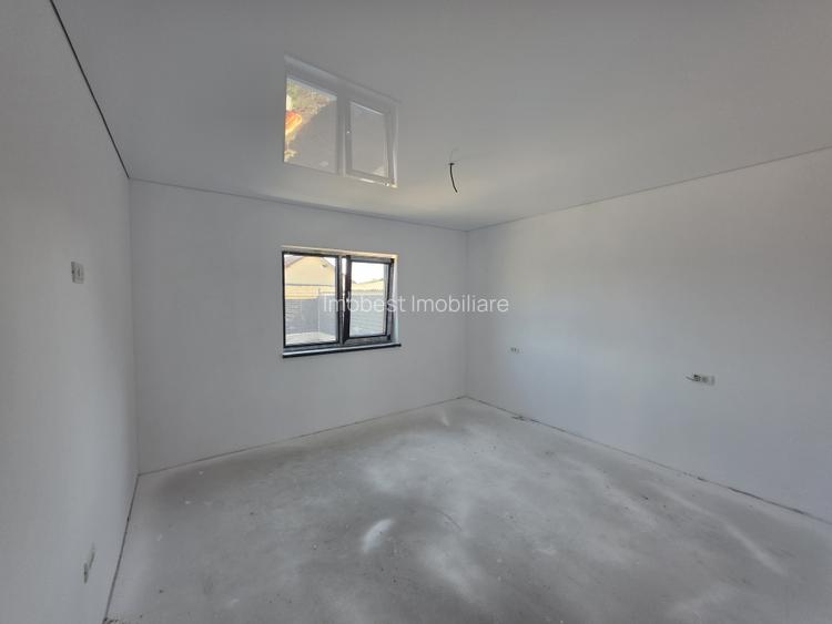 Oportunitate! Casa la sol, 3 camere, posibilitate de mansardare, Valu lui Traian
