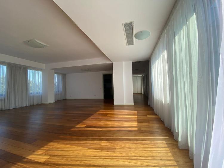 Penthouse Kiseleff cu terasa spectaculoasa de 110 mp, în complex rezidențial