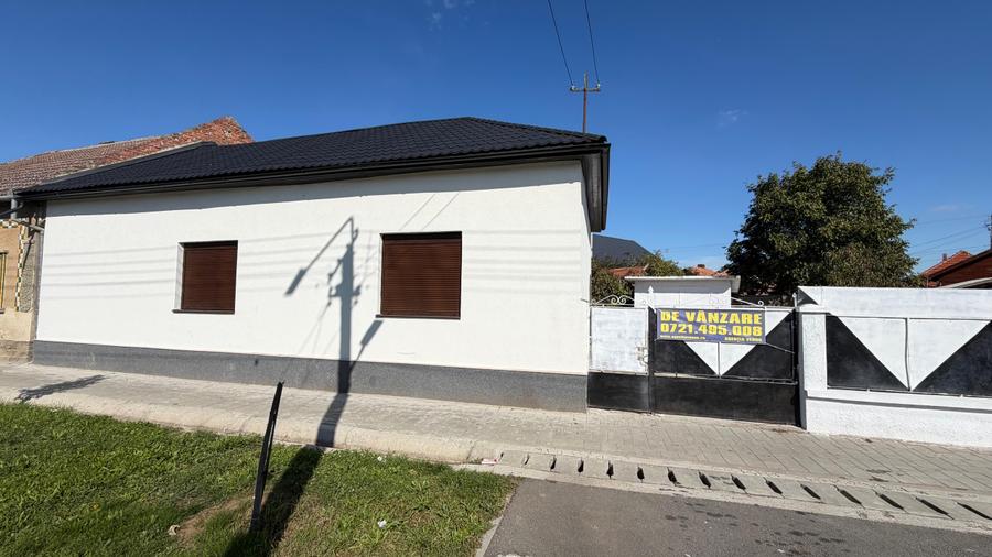 Casa în CAREI la preț de apartament
