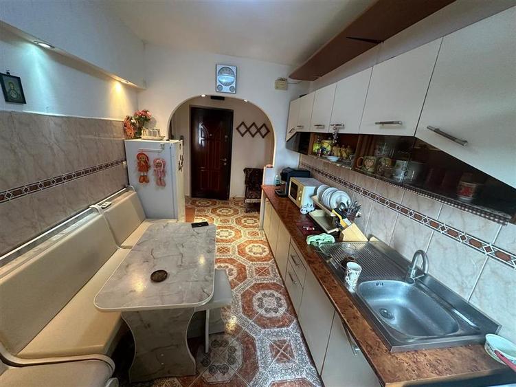 Ap 3 cam, Sud P-uri, 76 mp utili, et4/4 cu acoperis,CT,imbunatatit