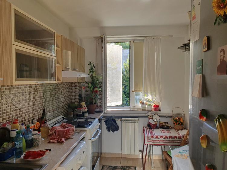 Vanzare- 3 camere-Dr Taberei-Parva-dec-3/4-CT-boxa-bl 72-termopan-125000 E