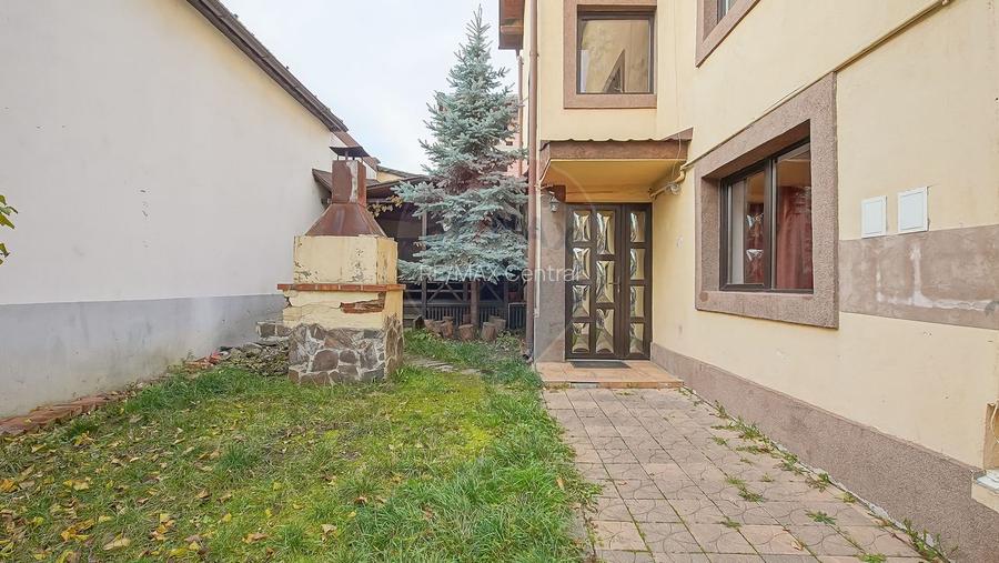 Casă / Vilă cu 12 camere de vânzare în zona Astra - 23