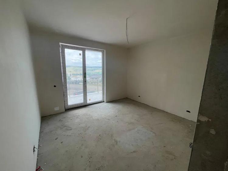Apartament 3 camere cu terasa si parcare subterana, zona Vivo