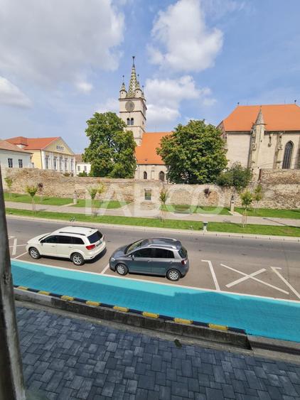 Spatiu comercial de inchiriat pe Lucian Blaga in centru Sebes