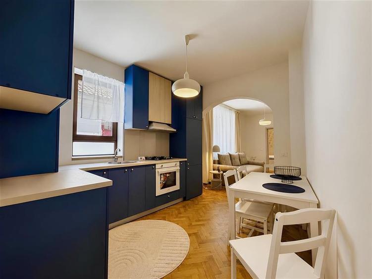 Apartament modern cu 2 camere ultracentral pe str Republicii