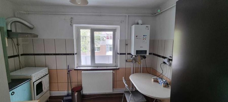 Apartament 3 camere, decomandat, Lapus
