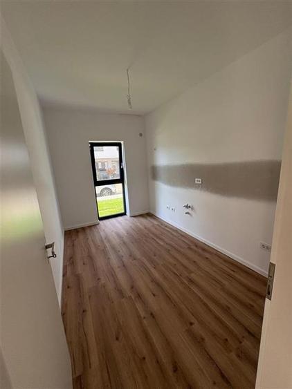 Apartament de vanzare cu 3 camere Tractorul