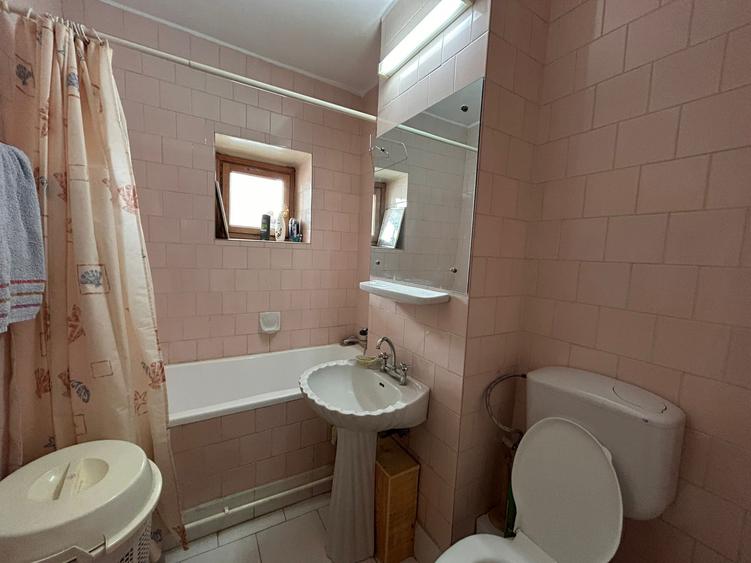 - Ap. 3 camere (transformat din 4) Dorobantilor, suprafata 101mp.