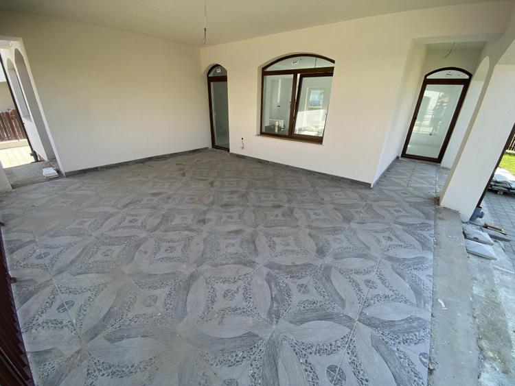 Case individuale noi, teren 380–400 mp, garaj și 3 băi | Dezmir