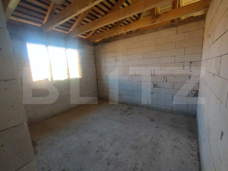 Casa cu 4 camere, 153 mp utili, teren 1000 mp extravilan, utilitati, zona Jelna