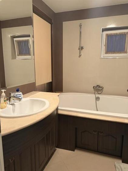 Apartament cu 3 camere etaj 1, in cartierul Scriitorilor, Brasov