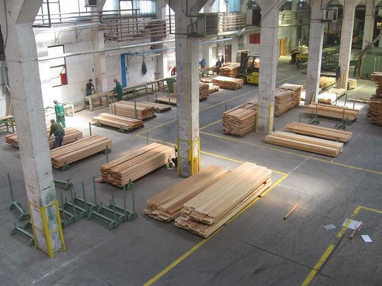 Hala industriala de 2700mp cu 3,1 ha teren intravilan in Miercurea Sibiului