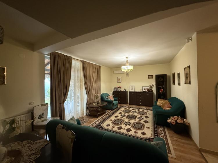 Triplex, 4 camere, 230mp utili, 335mp teren, mobilat - Dumbravita