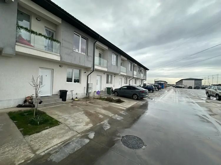 Vilă modernă tip înșiruit – casa perfectă pentru tine și familia ta