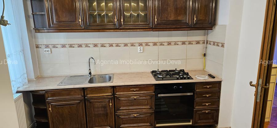 Inchiriez apartament cu 4 camere decomandat in Deva, zona Kogalniceanu et 3 - 4