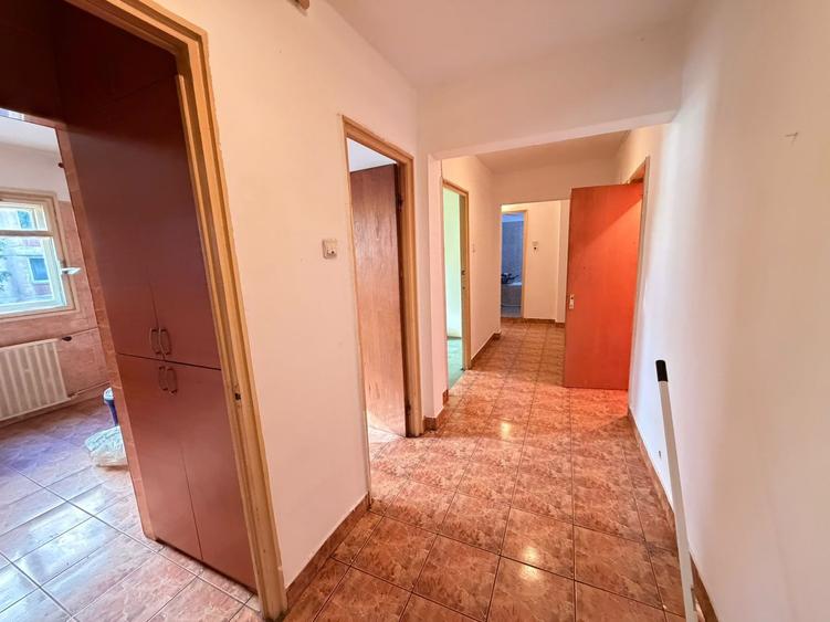 APARTAMENT 3 CAMERE & 2 BAI & 2 BALCOANE DECOMANDAT BLOC 1982