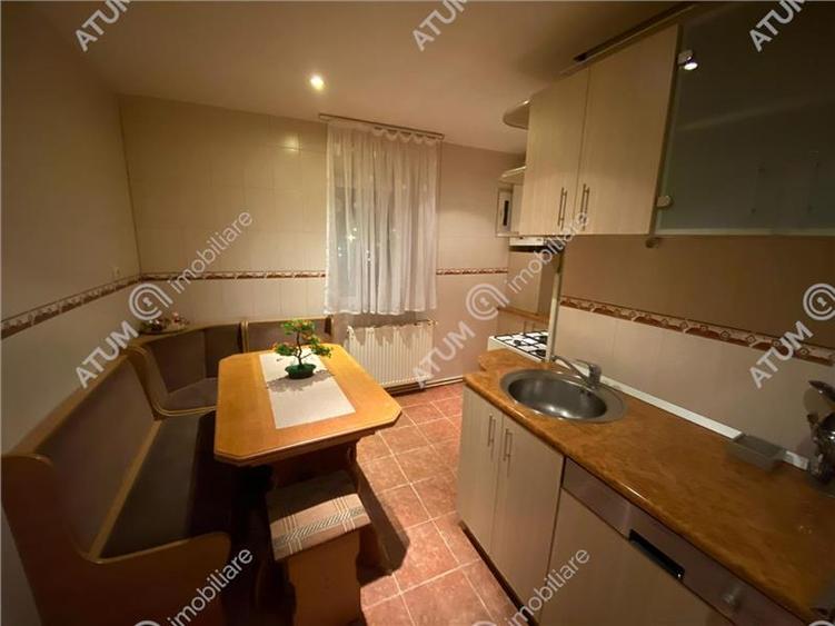 Apartament spatios 2 camere decomandate 2 balcoane si 2 bai in Sibiu