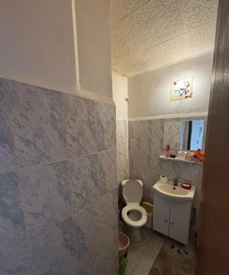 Apartament 3 camere 2 bai bloc 1981 zona Gorjului