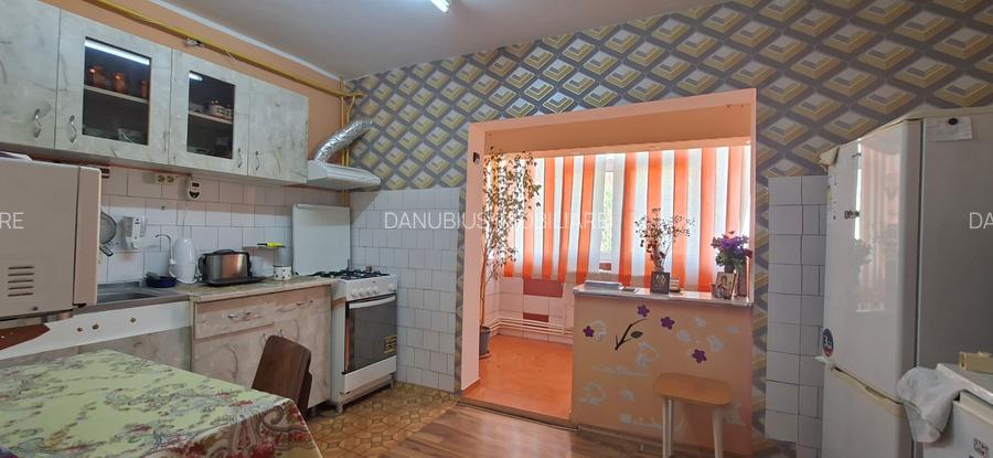 Apartament 3 camere, 77 mp, etaj 3, bloc 1990 – Blocurile S, zona I.F.R. - 5