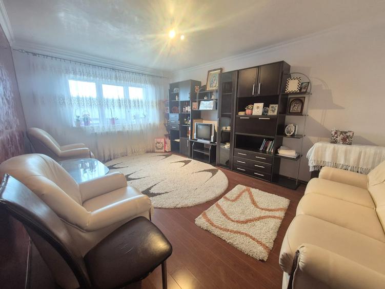 Apartament 3 camere Obcini de vânzare