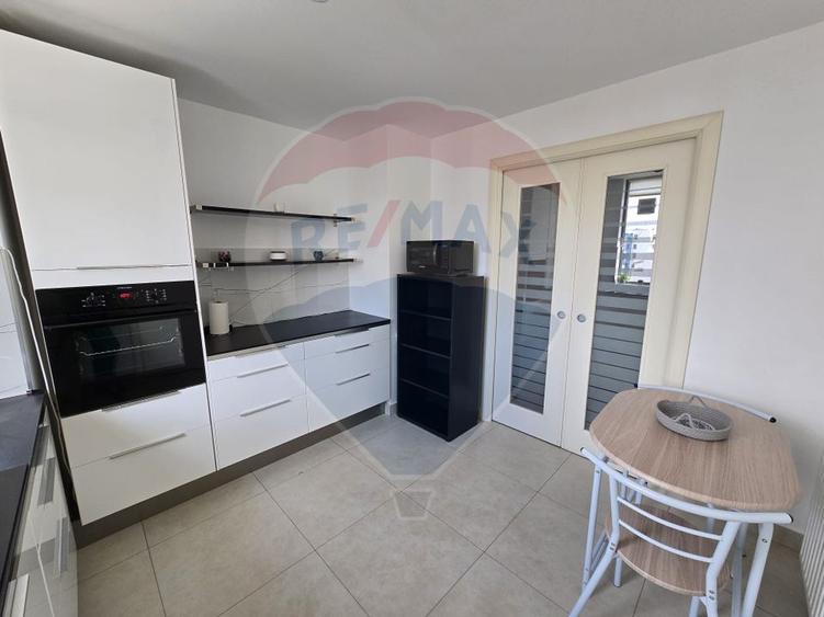 Apartament cu 5 camere de închiriat în zona Herastrau