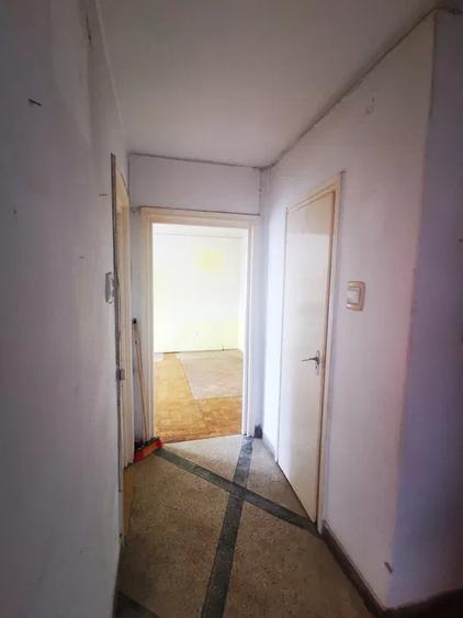 Apartament 2 camere decomandate, etaj 3, Piata Mihai Viteazu