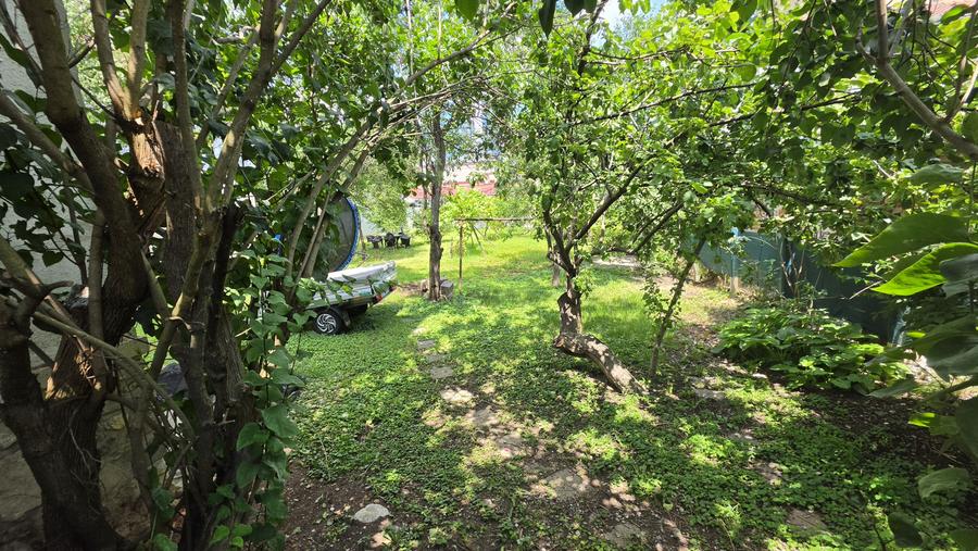 Apartament cu 4 camere , garaj si teren de 420 mp de vanzare zona Sub Arini
