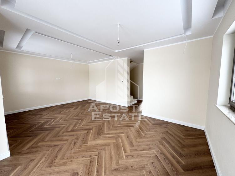 Duplex cu perete dublu, 4 camere si 3 bai finalizat, toate utilitatile
