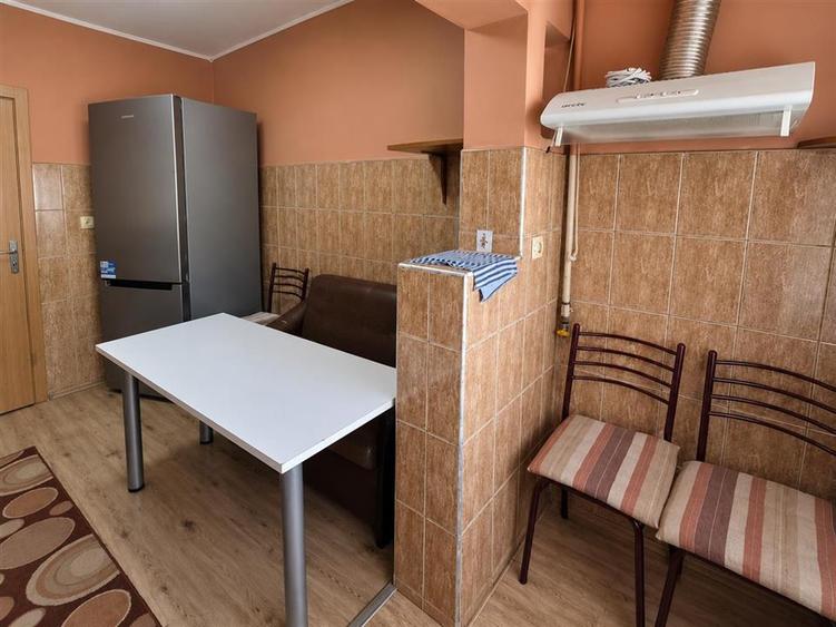 Apertament 2 camere decomandat balcon pivnita zona Valea Aurie