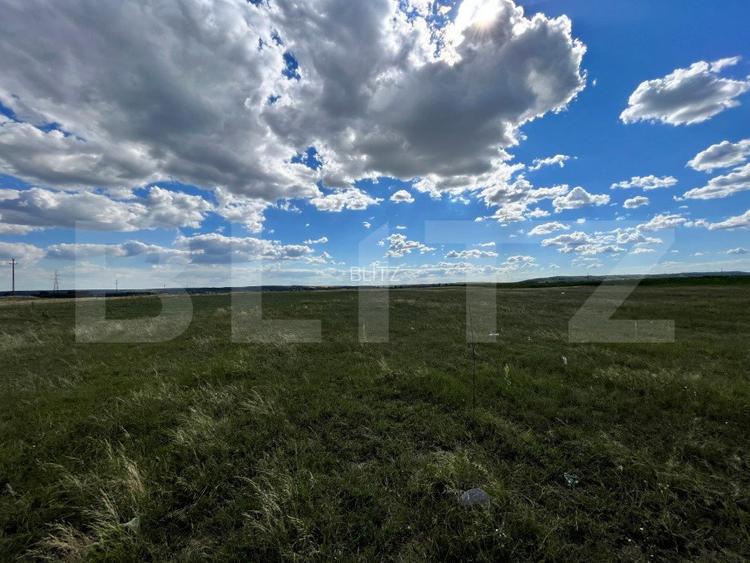 Teren extravilan, 2.800 mp, două fronturi, Izvorul Rece - 2