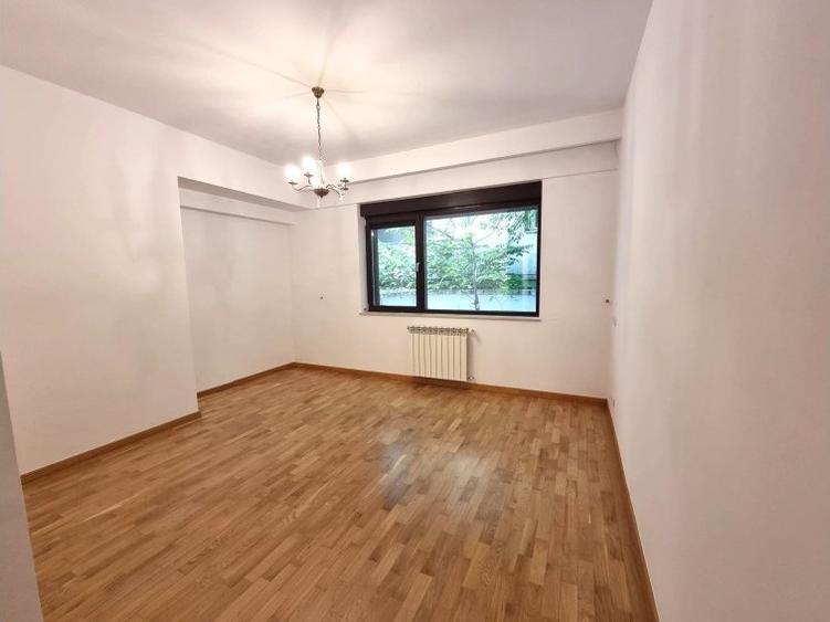 Apartament 4 camere cu tereasa de 160 mp