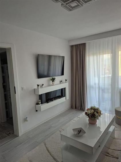 Apartament 2 camere LUX decomandat balcon zona Vasile Aaron