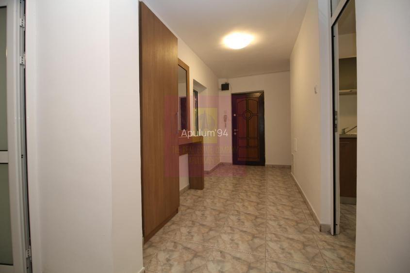 Apartament cu 3 camere de vânzare Decebal adiacent