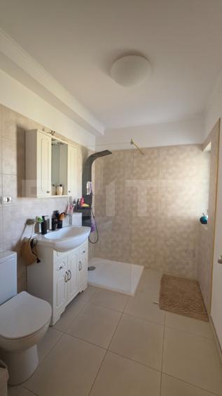 Apartament 3 camere, 68 mp, loc parcare, zona Giroc