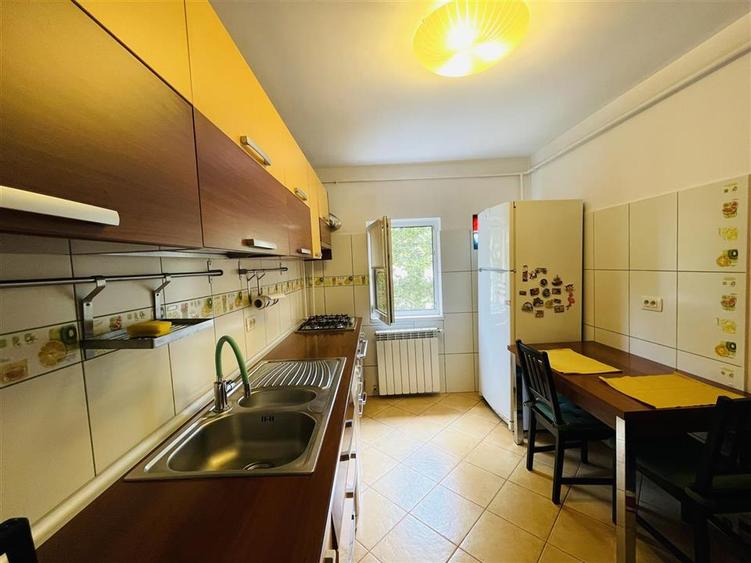 Apartament 4 camere,mobilat si utilat,etaj 3, zona Pompieri