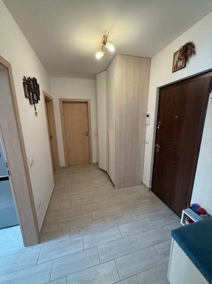 Apartament 2 camere + parcare - de vânzare